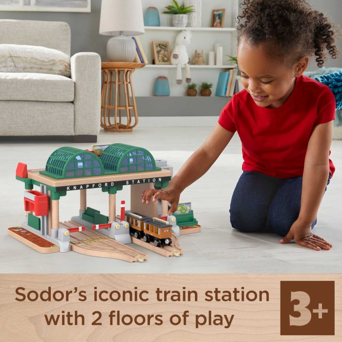 Fisher-Price Thomas & Friends Wooden Railway Knapford Station Passenger Pickup Playset - Image 2